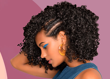 Penteados para cabelos cacheados: confira o guia completo sobre o assunto -  IAP COSMÉTICOS!